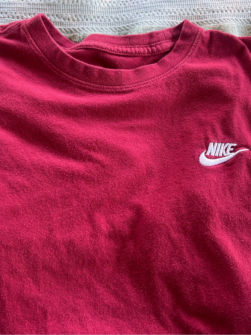 Nike Men’s Med   T‑Shirt maroon, and white! Like new ! Never worn